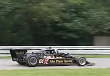 Une Lotus 78 en démonstration sur le circuit de Brands Hatch.