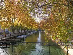 Canal du Vassé vu depuis le pont des Amours.