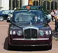 L'étendard royal sur la Bentley State Limousine (Londres, 2008).