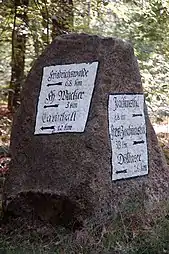 Borne d'orientation dans la forêt de Schorfheide, mentionnant Carinhall (2009).