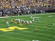 Description de l'image 20100904 Michigan Defense vs. Connecticut.jpg.