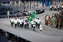 Photographie de l'entrée de la délégation brésilienne lors de la cérémonie d'ouverture.