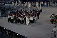 Photographie de l'entrée de la délégation britannique lors de la cérémonie d'ouverture.