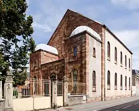 Synagogue de Belfort« Horloge de la synagogue de Belfort », sur patrimoine-horloge.fr (consulté le 27 juin 2023).
