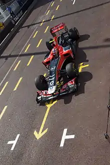 Photo de Jérôme d'Ambrosio dans la voie des stands de Monaco lors des essais libres.