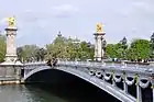 Le Pont Alexandre-III, visible de la scène finale du film.