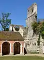 Une partie de l'aile du cloitre et murs du transept