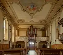 La nef et l'orgue classé.