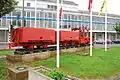 Une des locomotives qui servait à tracter les wagonnets dans la mine, aujourd'hui exposée sur la Grand place.