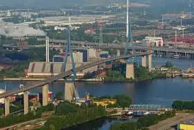 Le pont de Köhlbrand vu d'une montgolfière.