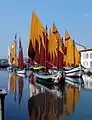 Barques dans le port-canal