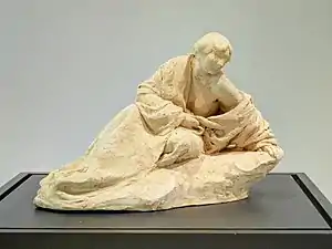 Femme à demi couchée, terre cuite.