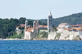 La ville de Rab et ses quatre tours