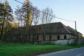 Les mêmes bâtiments vus de l'autre côté.