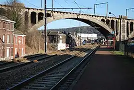 Viaduc enjambant la gare de Sclessin.