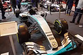 Mercedes conserve son titre mondial en 2015 avec la F1 W06 Hybrid