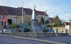 Le monument aux morts.