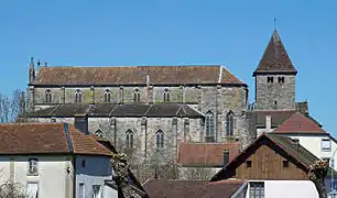 Église Saints-Pierre-et-Paul de MéliseyLes parties romanes suivantes : travée de chœur, clocher, chevet.