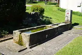 Une fontaine.