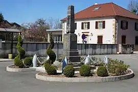 Le monument aux morts.