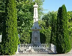 Le monument aux morts.