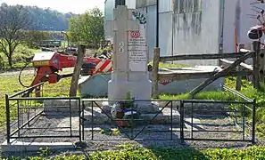 Le monument aux morts de Thieffrans à l'entrée de Tressandans.