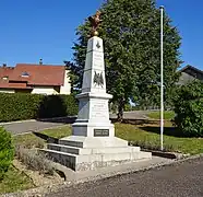 Le monument aux morts.