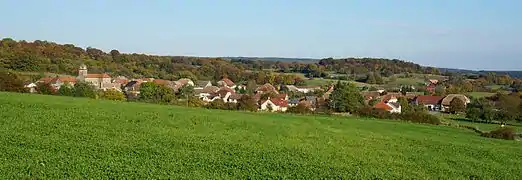 Vue générale et paysage d'Uzelle.