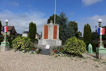 Le monument aux morts.