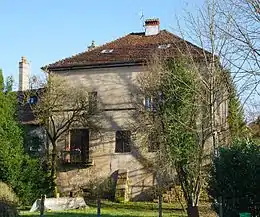 Maison Racle sur le TreigeCheminée sculptée au premier étage