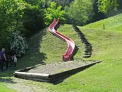 Toboggan à virage.