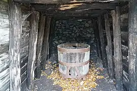 Reconstitution de galerie de mine devant le musée.