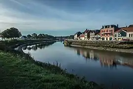 Vue de Saint-Valery-sur-Somme et du canal de la Somme depuis le phare.