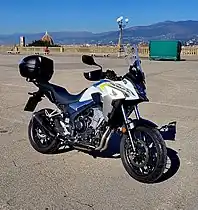 Honda CB500X à cadre "diamant" (2019).