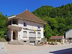 Le bureau de poste.