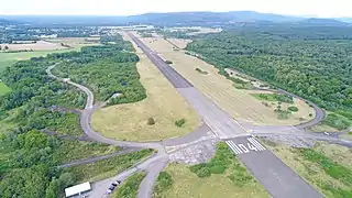 Zone de l'aérodrome situé à La Neuvelle-lès-Lure.