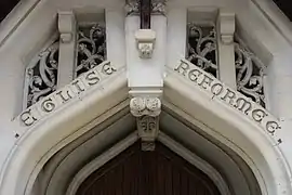 Inscription « église réformée » sur le porche.