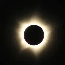 Photo de l'éclipse totale depuis le Timor oriental.