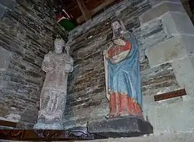 Chapelle Saint-Ruelin du Moustoir, statues de saint Ruelin (à droite) et de saint Louis