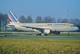 F-GFKD, le 10e A320-100 d'Air France