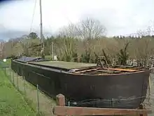 Le chaland « Victor », dernier vestige de la batellerie sur le canal de Nantes à Brest, visitable au pont de Ti-Men.