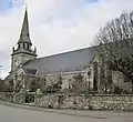 L'église paroissiale Saint-Pierre : vue extérieure d'ensemble.