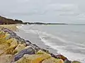 Vagues à l'assaut du cordon d'enrochement allant de la plage du Grand Large à Cleut Rouz lors de la tempête du 20 février 2015 (coëfficient de marée de 118) à la pointe de Mousterlin.