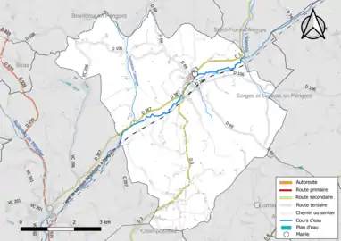 Carte en couleur présentant le réseau hydrographique de la commune