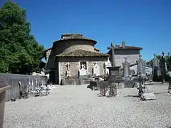 Façade ouest, vue depuis le cimetière