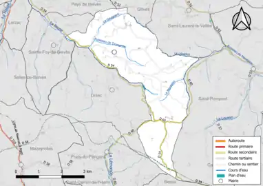 Carte en couleur présentant le réseau hydrographique de la commune