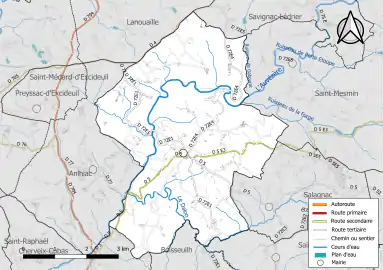 Carte en couleur présentant le réseau hydrographique de la commune