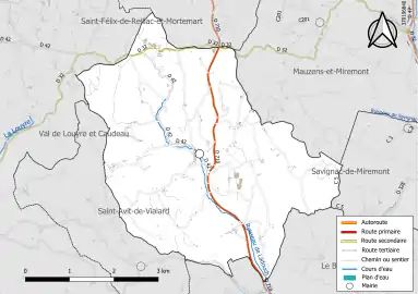 Carte en couleur présentant le réseau hydrographique de la commune