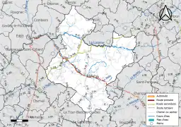 Carte en couleur présentant le réseau hydrographique de la commune