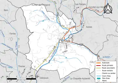 Carte en couleur présentant le réseau hydrographique de la commune